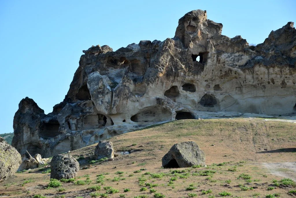 Ayazini K&ouml;y&uuml; ve Kaya Mezarları